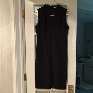 T Tahari Black Sleeveless Sheath Dress V-neck